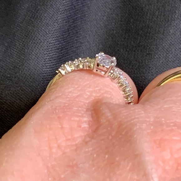 Silver Toned Ring with Oval Clear Stones With Eight Smaller Stones - Picture 11 of 12